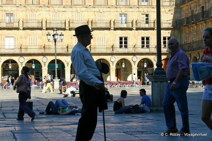 El hombre con el bastón, Salamanca, Plaza Mayor - España