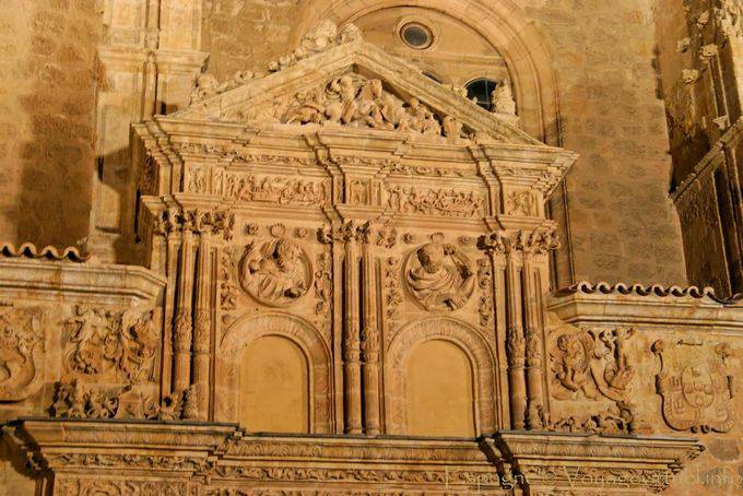 Noche iglesia al por menor de Sancti Spiritus, Salamanca - España