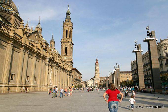 Zaragoza, panorámica Plaza del Pilar - España