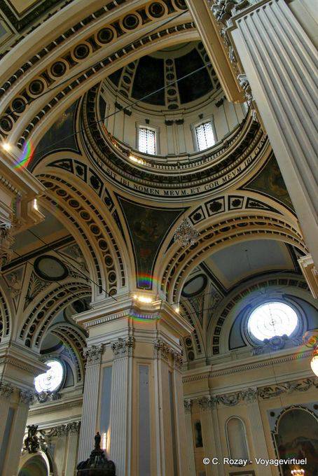 Una cúpula de la nave de la Epístola, en el interior de la Basílica del Pilar, Zaragoza - España