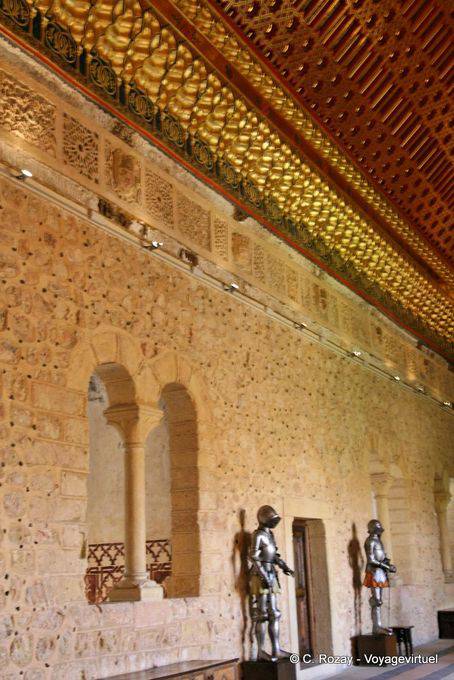 Sala de la Galera, armadura mudéjar y friso de yeserías, Alcázar de Segovia - España