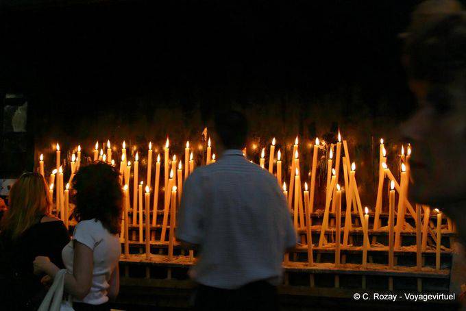 El fervor religioso en Zaragoza Basílica - España