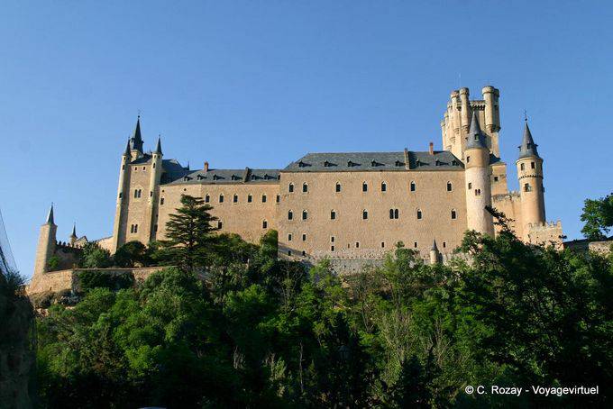 Fachada del Alcázar de Segovia - España
