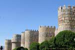 Las imponentes murallas de Ávila, España.