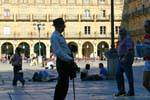 El hombre con el bastón, Salamanca, Plaza Mayor, España.