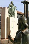 Estatua de Goya en la plaza del Pilar, Zaragoza, España.