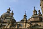 Cuatro de los once cúpulas de la Basílica de Nuestra Señora del Pilar, Zaragoza, España.