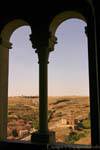 Convento de Carmelitas Descalzas y Iglesia de la Vera Cruz, vista desde la torre de Juan II del Alcázar, Segovia, España.