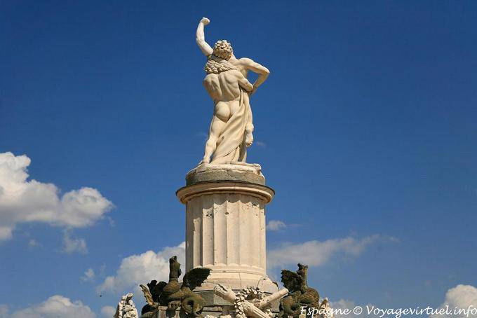 Vista posterior de la fuente de Hércules, Aranjuez Jardín del Parterre - España