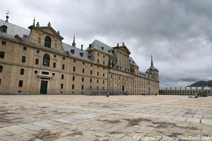 Escorial, fachada principal del Monasterio - España