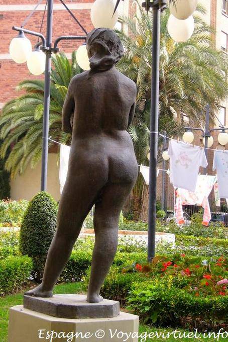 Lorca, en un jardín - España