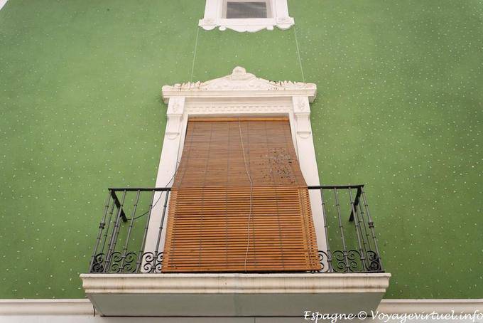 Lorca, fachada verde a las estrellas - España