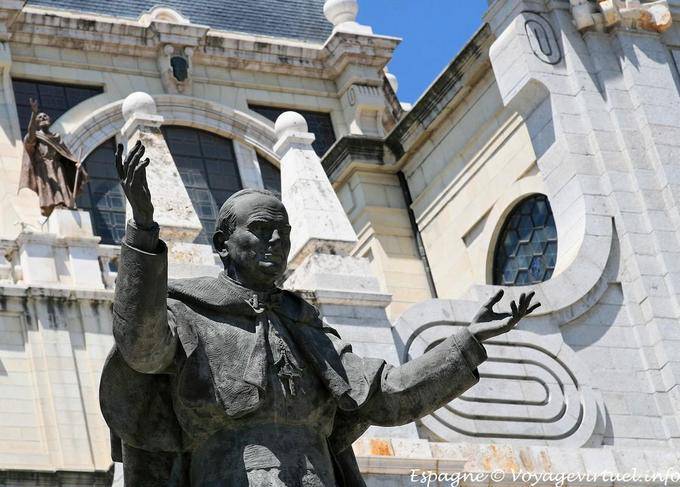 Madrid Catedral Bienvenido Religiosa (Santa María de la Almudena) - España