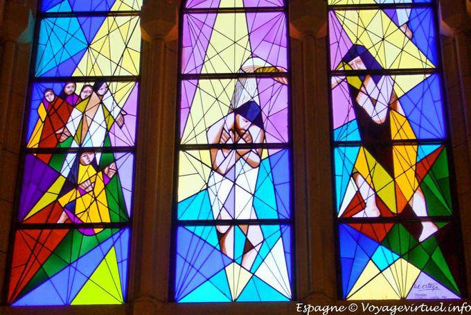 Catedral Madrid manchado geométrico (S. María de la Almudena) - España