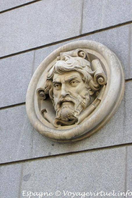 Madrid Calle de Alcalá, mirada escultura - España