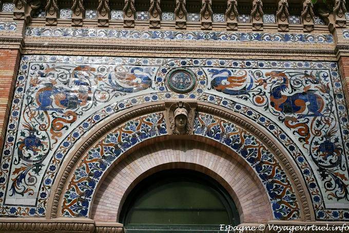 Madrid, Parque del Palacio del Buen Retiro azulejos Velasques - España