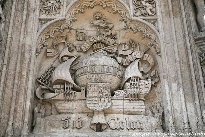 La Santa María, detalle del monumento Cristóbal Colón Plaza de Colón, Madrid - España