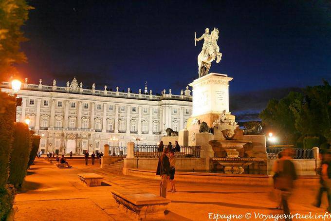 Madrid, Plaza de Oriente, la visión nocturna - España