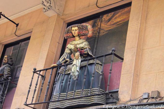 Mariana de Austria de Velázquez, la ventana 10, Paseo del Prado, Madrid - España