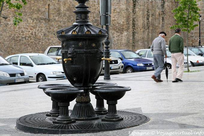 Manzanares el Real, fuente negro - España