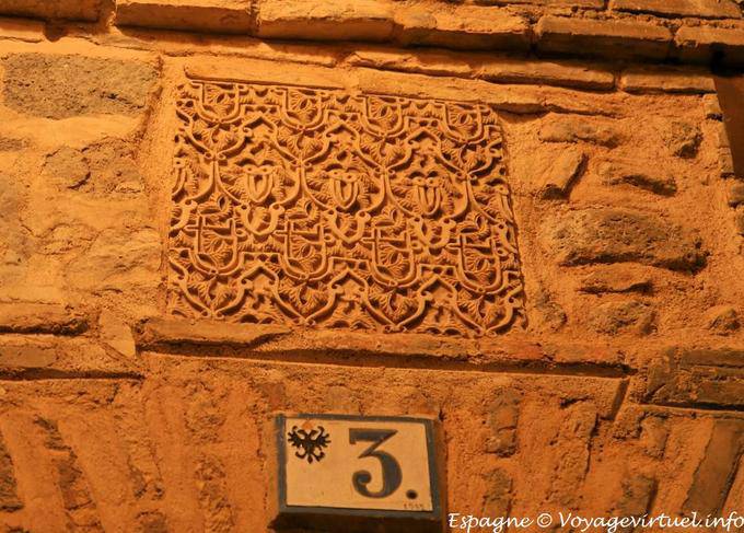 Toledo, inscripción en una casa - España