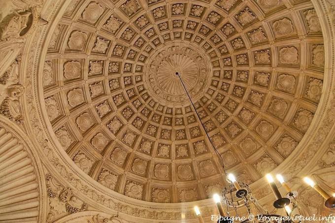 La decoración interior de la cúpula, Monasterio de San Juan de los Reyes, Toledo - España