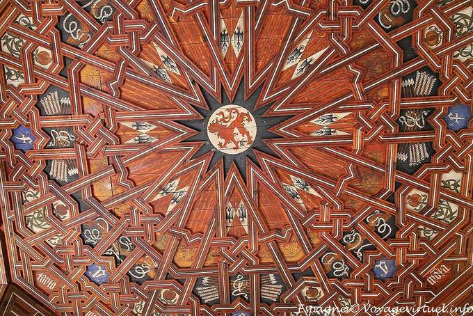 Detalle de la decoración del claustro alto Monasterio de San Juan de los Reyes, Toledo - España