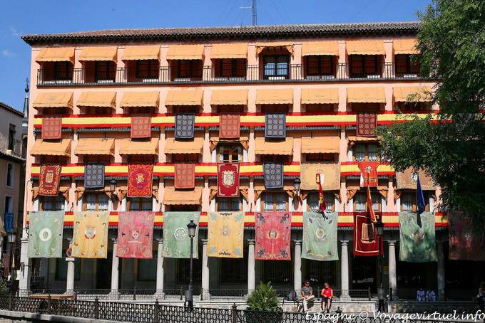 La construcción en la plaza de Zocodover, Toledo - España
