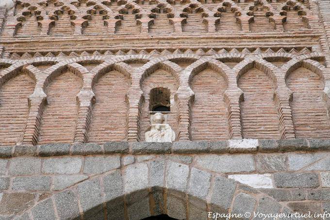 Toledo, Puerta del Sol, detalle arquitectónico - España