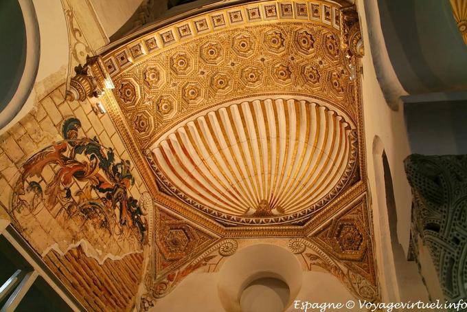 Los restos de la iglesia en la transformación (1405), Santa María la Blanca sinagoga, Toledo - España