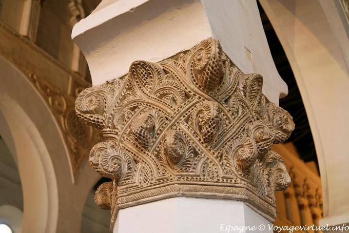 Finesse pilares decorativos, Sinagoga de Santa María la Blanca, Toledo - España