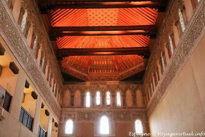 Techo y el interior de la sala de oración, Sinagoga del Tránsito, Toledo - España