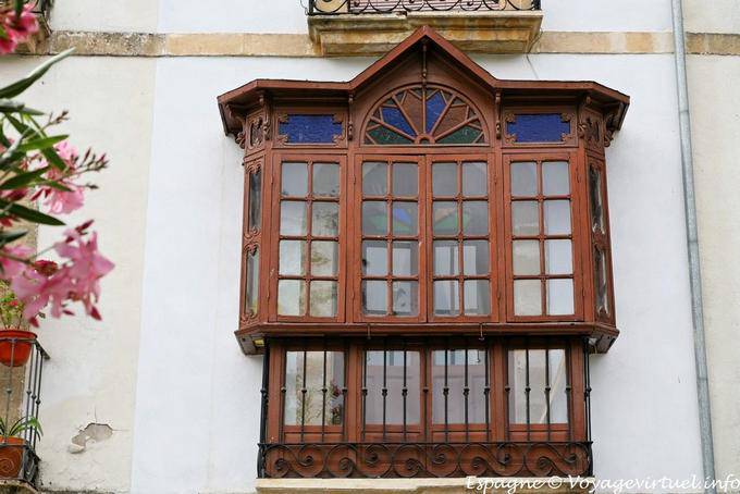 Úbeda, ventana elegante, Plaza 01 de mayo - España