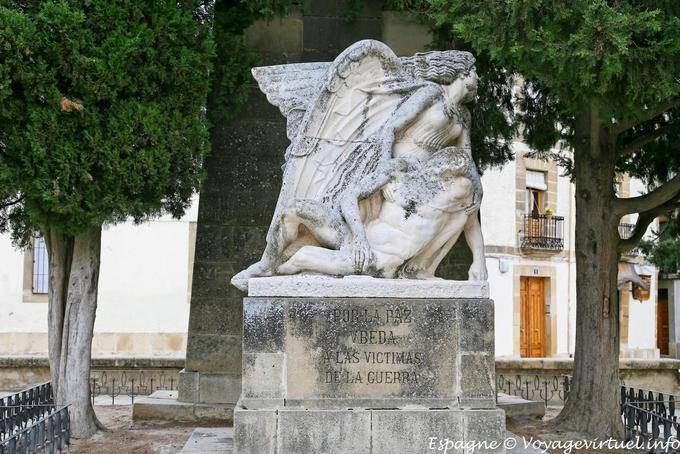Úbeda, por la Paz, monumento a las víctimas de guerra - España