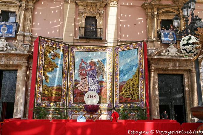 Valencia, decorado la fachada barroca de la Basílica de la Virgen - España