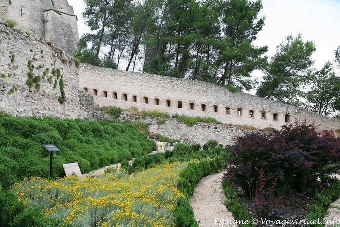 Muros del castillo de El Mayor, Xàtiva - España