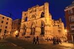 Cuenca, la Plaza Mayor por la noche, España.