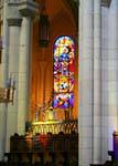 Catedral Madrid luz vidrieras (Santa María la Real de la Almudena), España.