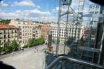 Madrid Atocha Museo Reina Sofía se ve desde el ascensor, España.