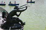 Madrid, Parque del Buen Retiro, un músico en una tortuga, España.