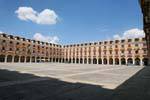 Ocaña, perspectiva fresca en la Plaza Mayor, España.