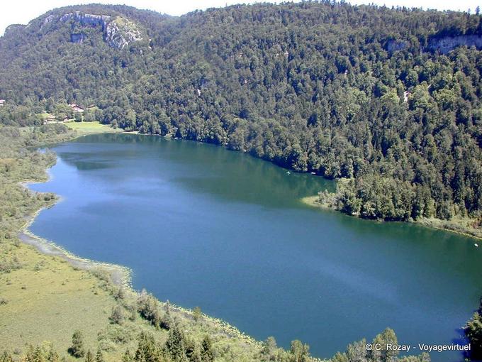 Lago de Bonlieu, Jura - Franco Condado, Francia