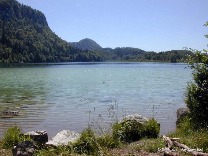 Playa sin turistas, Grand Lake Maclu, Jura - Franco Condado, Francia