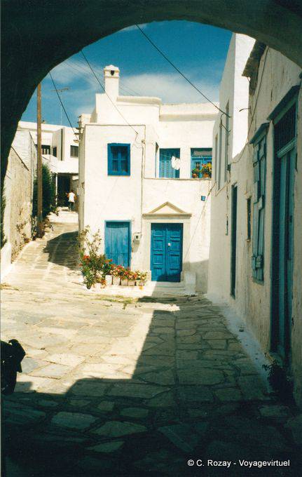 Tinos, el giro de una pasarela cubierta - Grecia