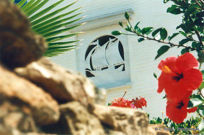 El yate de mármol, Tinos - Grecia