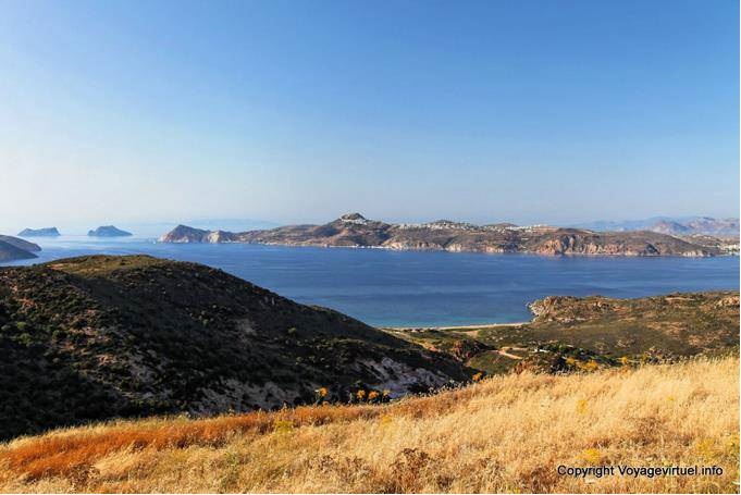 Paisaje desde la altura de la isla, Milos - Grecia
