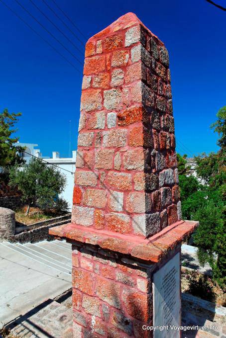 Milos, Adamas, monumento - Grecia