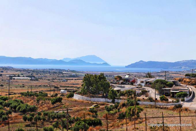 Milos, vista de la bahía - Grecia