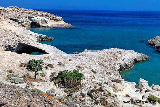 El buceo en cuevas y acantilados, Milos, Papafragas Filakopi - Grecia