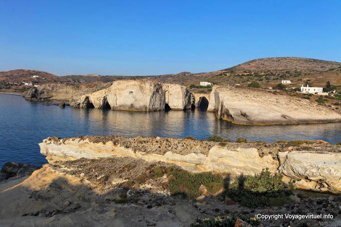Milos, Papafragas Filakopi Phylakopi, cuevas marinas - Grecia